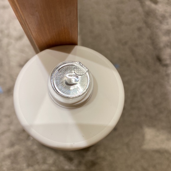 Nena Cleansing Cream - Picture 8 of 8